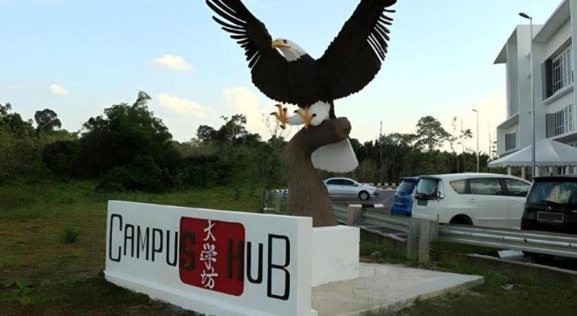 Place2Stay @ Campus Hub Kuching Bagian luar foto